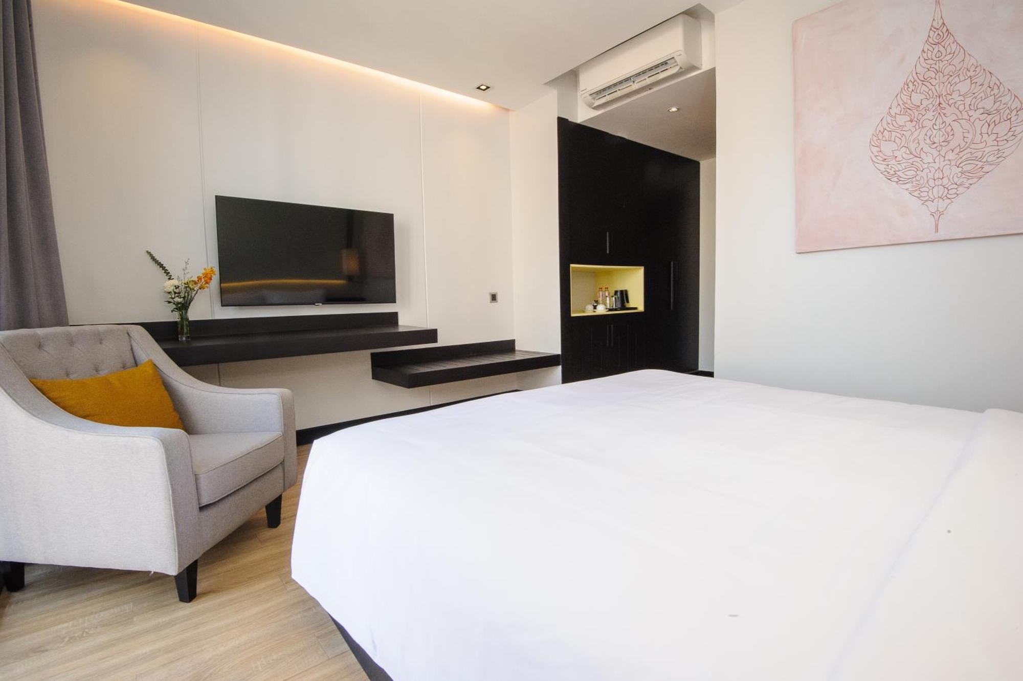 Glow Park Hotel Grand Royal Palace Phnom Penh Exterior foto