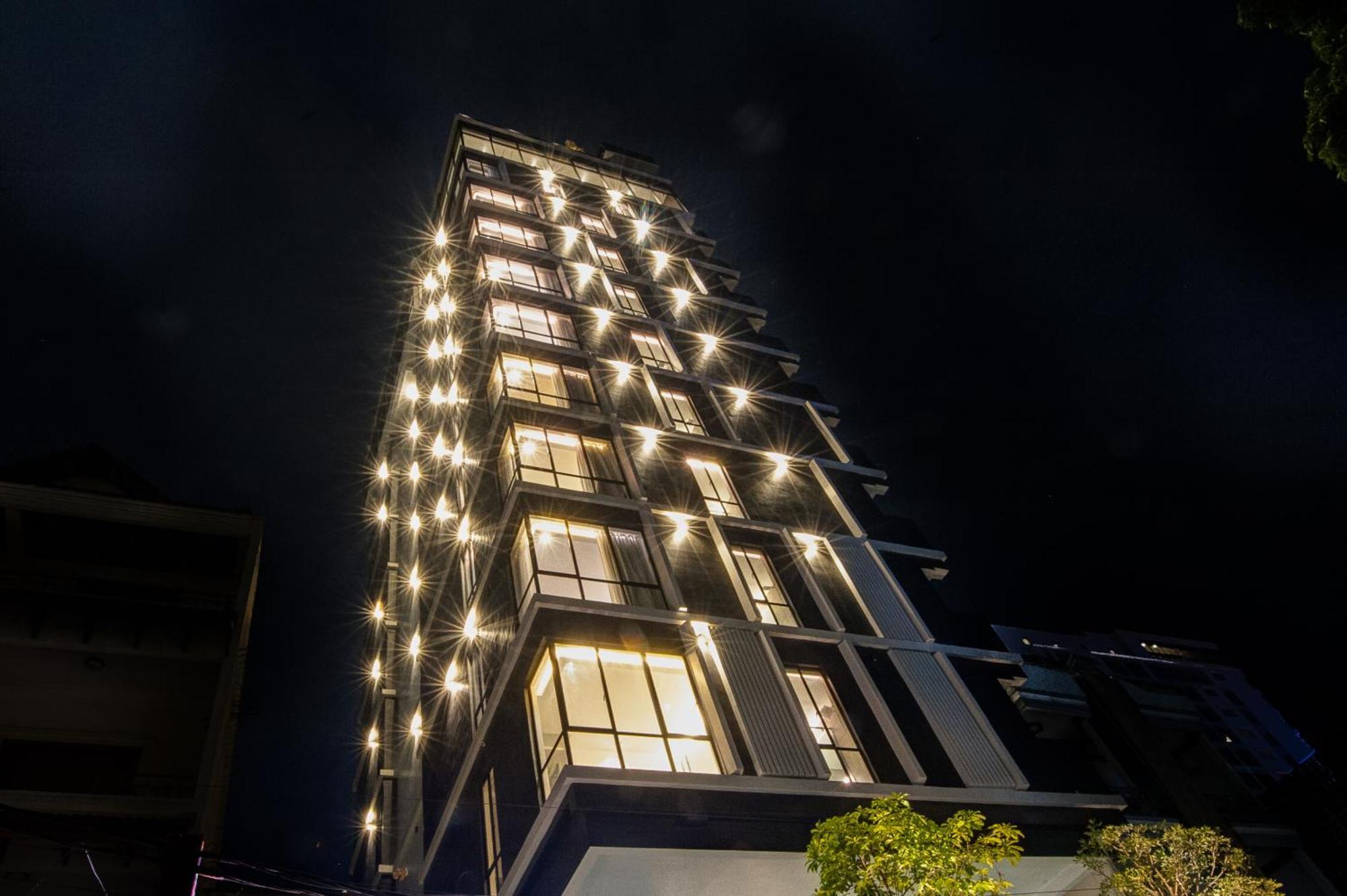 Glow Park Hotel Grand Royal Palace Phnom Penh Exterior foto